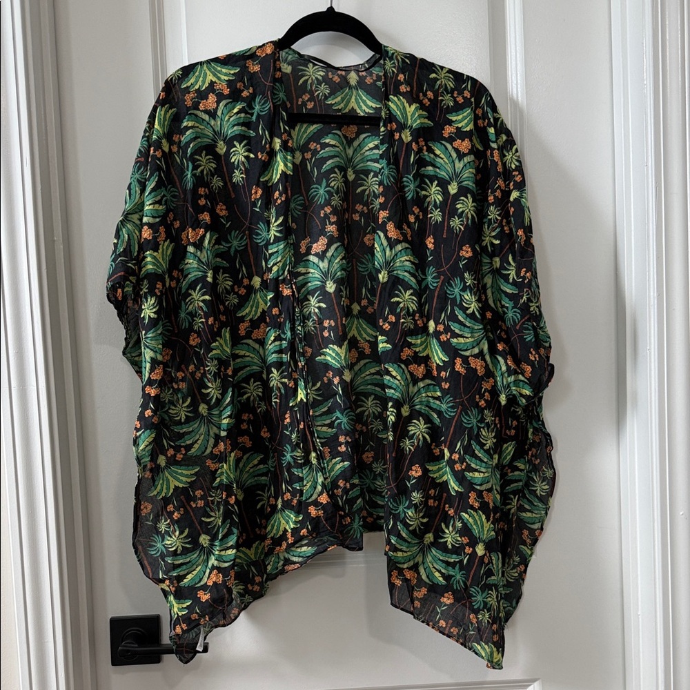 Old Navy Light Weight Kimono Black with Tropical Print